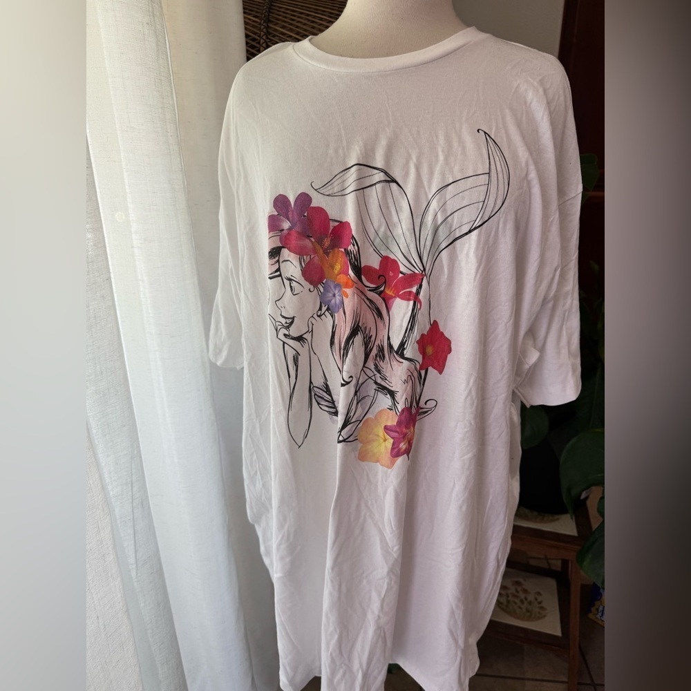 Disney The Little Mermaid White Graphic‎ Women's Top